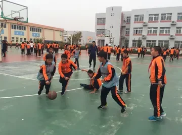 刻苦训练篮球时如何避免受伤的建议_0